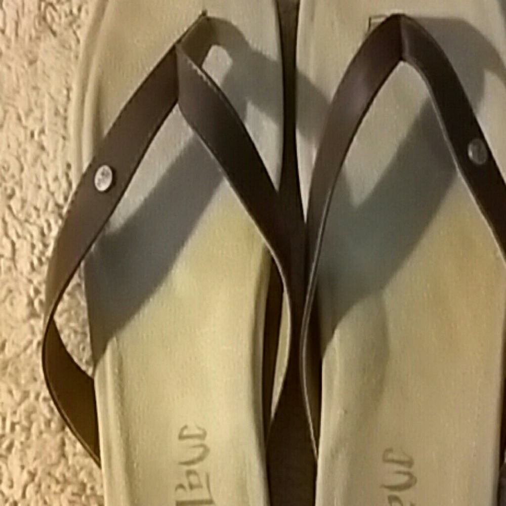 Flip flop style sandals